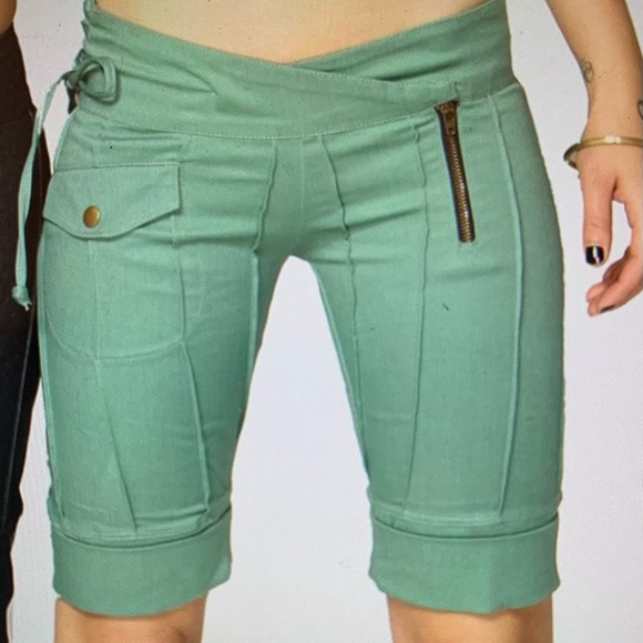 Rabbit and Empee V-waist tomboy shorts - in brown - Picture 5 of 8